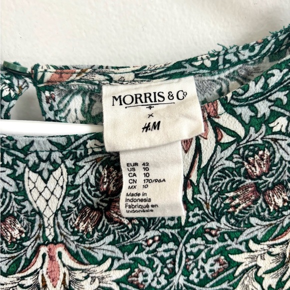 H&M Green and White Graphic Long Sleeve Blouse - Picture 2 of 6